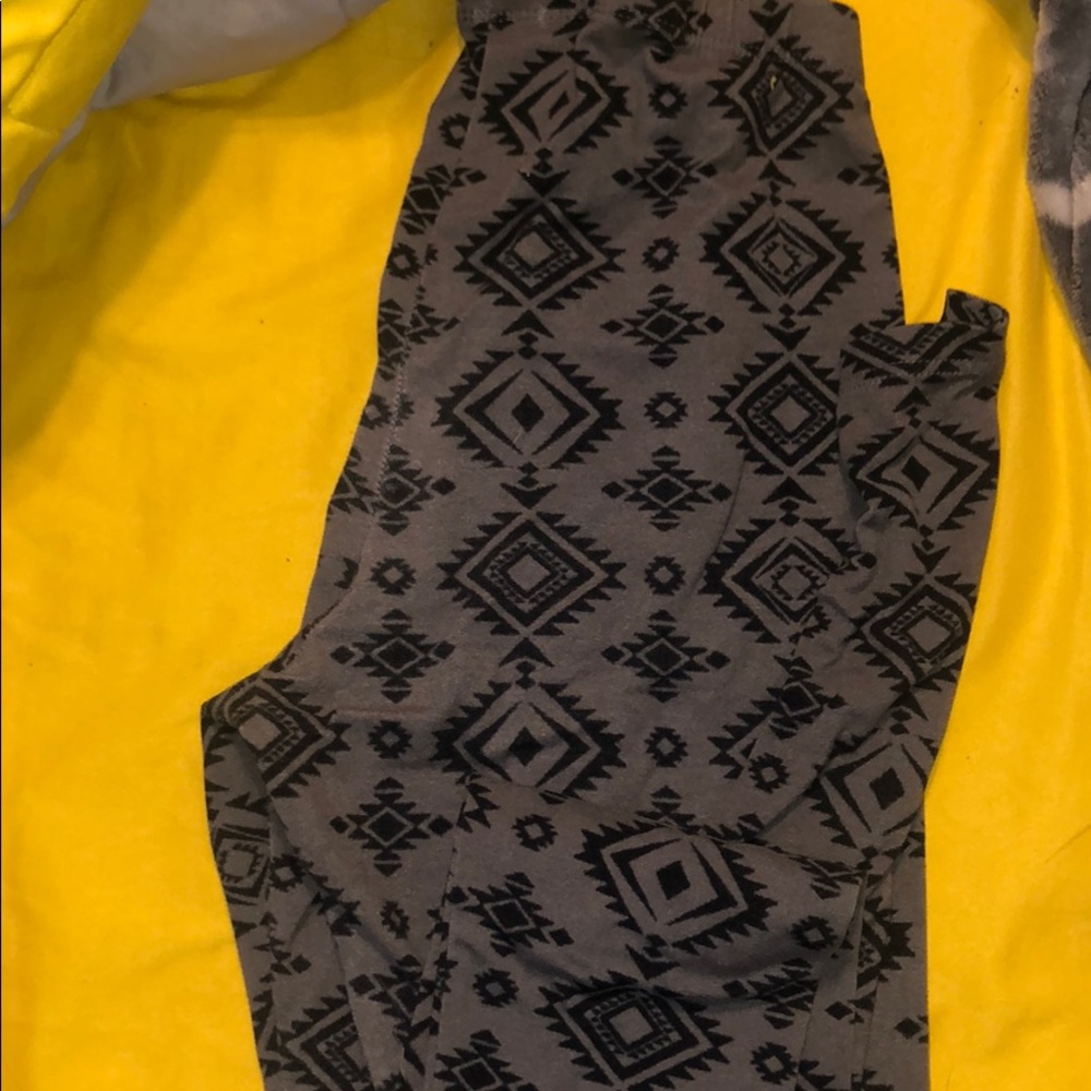 aztec print leggings